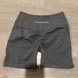 Alphalete amplify short 4.5”